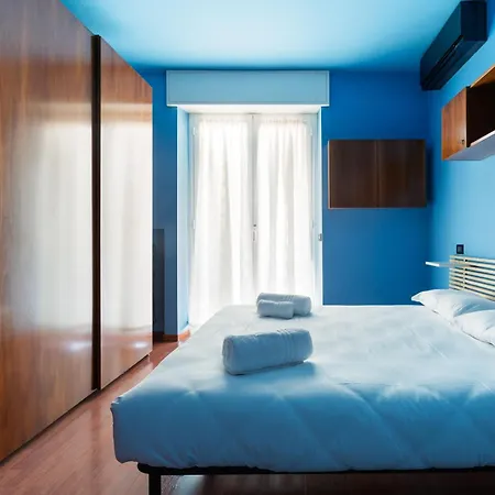 Roomy With Balcony! Apartamento