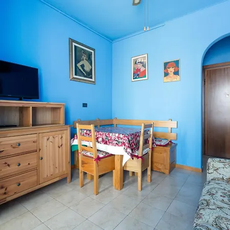 Apartmán Roomy With Balcony! *