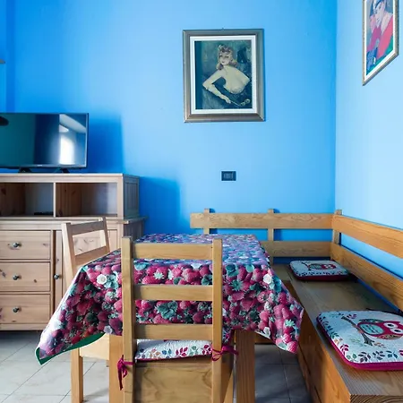 Roomy With Balcony! * Milaan